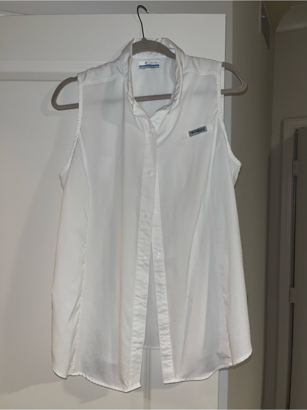 Columbia Women's White Sleeveless Button-Down Shirt